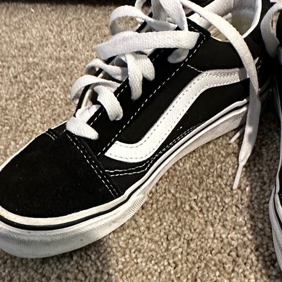 Vans Classic Black and White Low-Tops - Picture 5 of 16